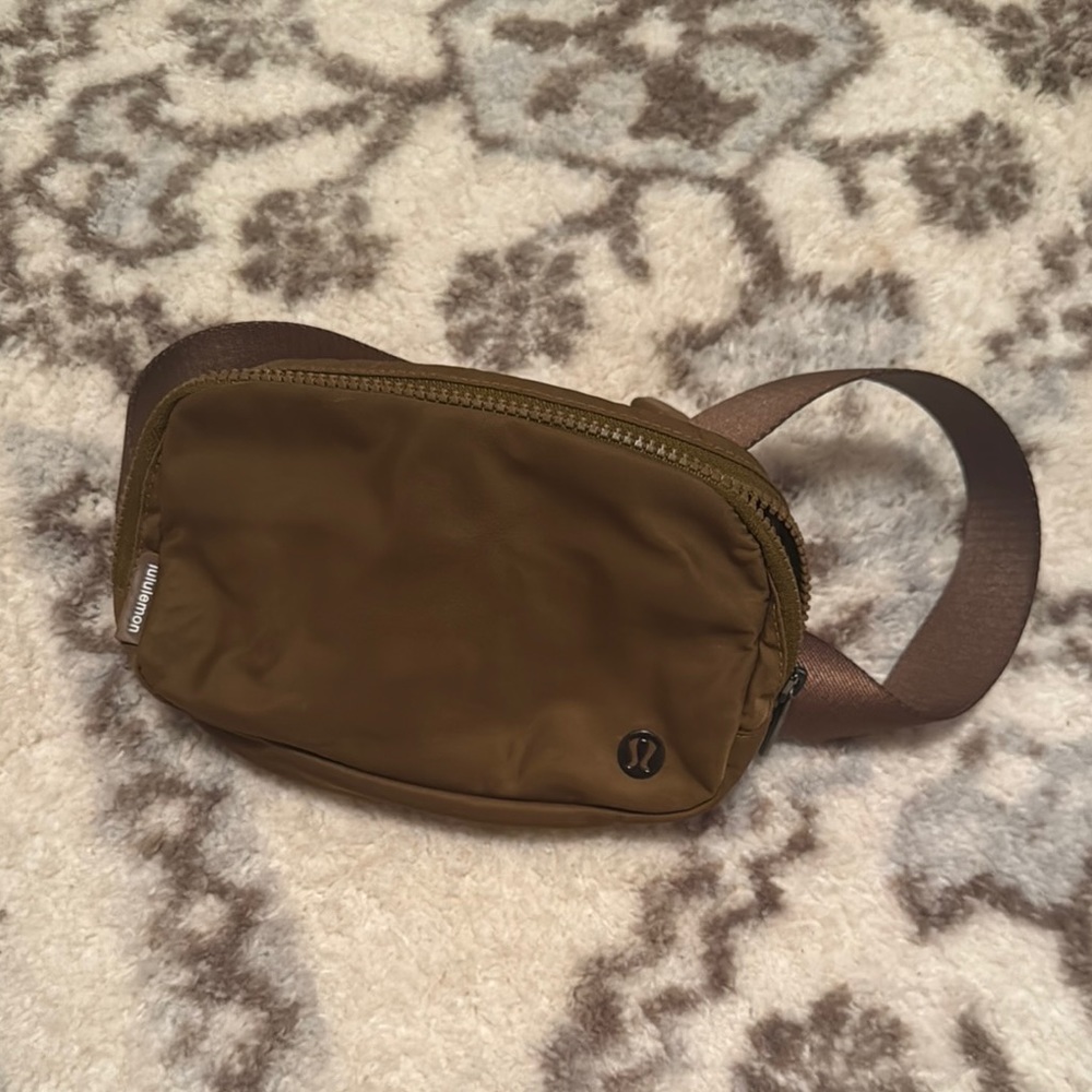 Lululemon Athletica Brown Belt Bag Compact and Durable
